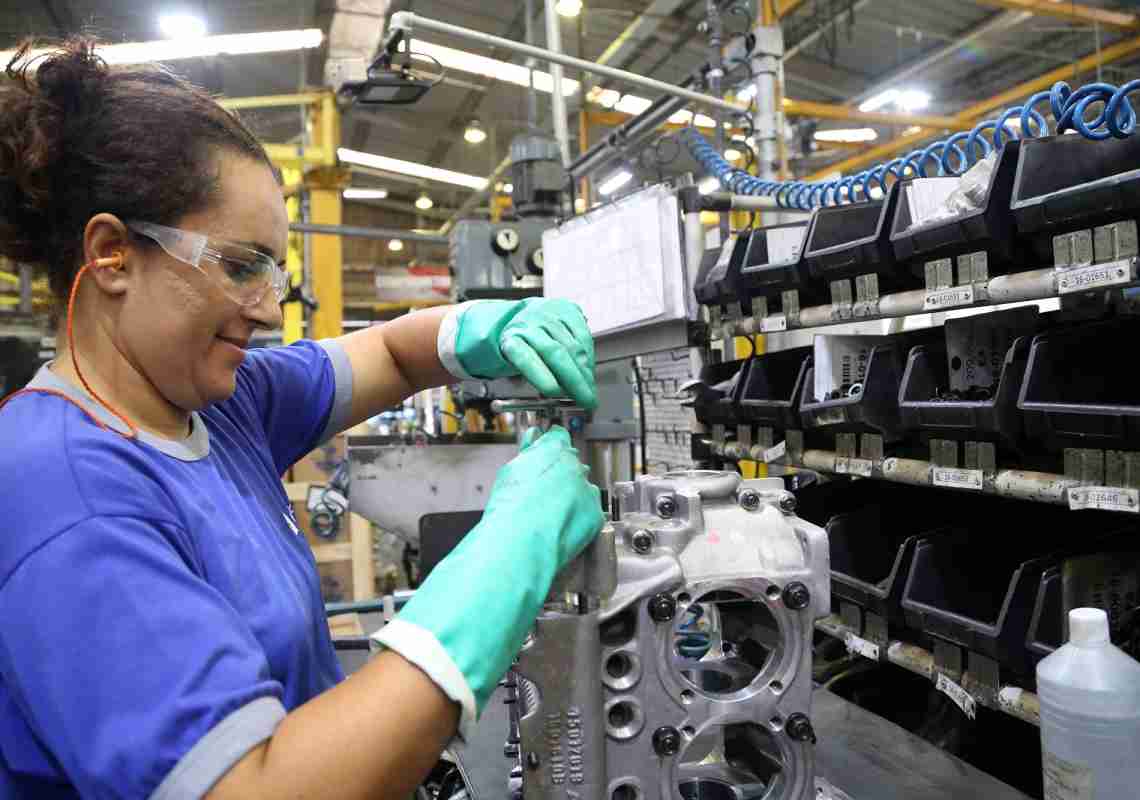 Ceará se destaca com maior crescimento industrial do Nordeste em setembro